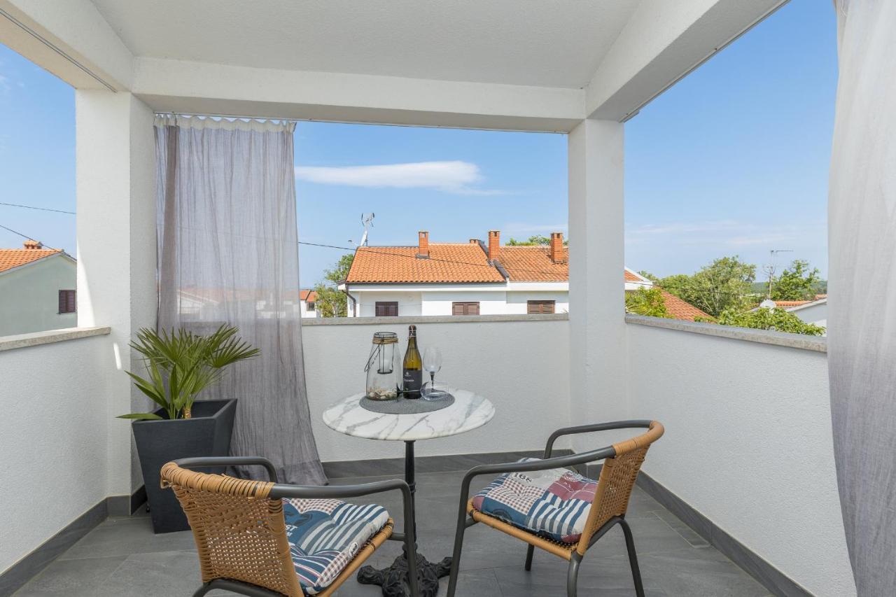 Apartments Hrestak Porec Esterno foto