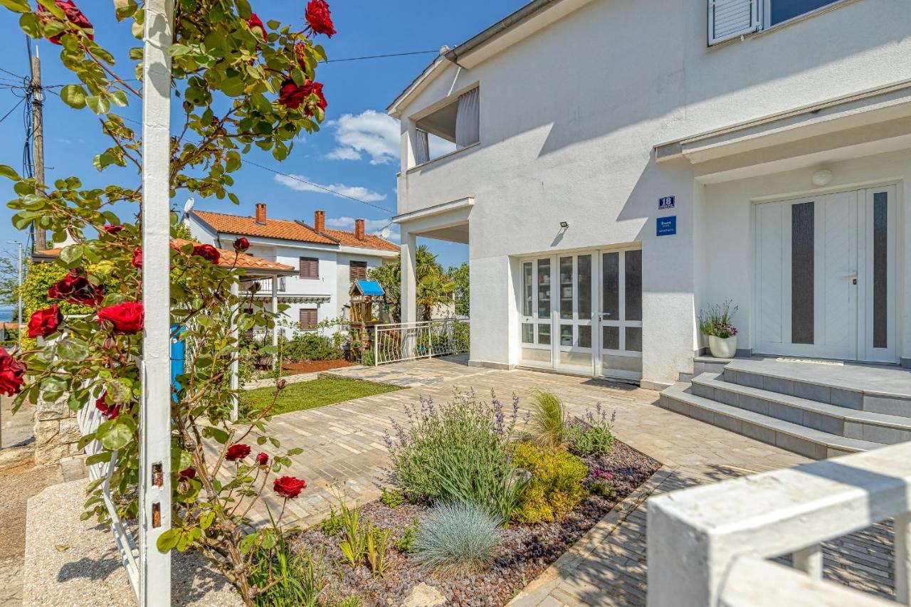 Apartments Hrestak Porec Esterno foto