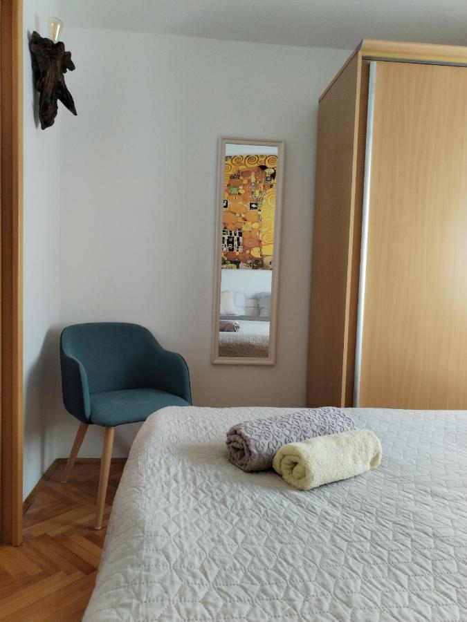Apartments Hrestak Porec Esterno foto